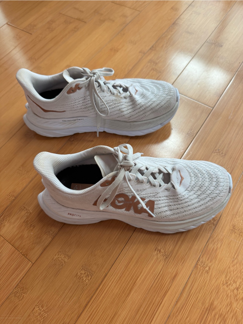 Hoka Sneakers Women’s 7.5